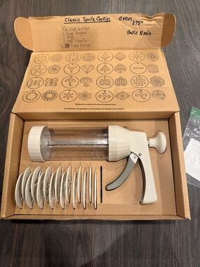 Cookie Press and 15 Discs - White Plastic Cookie Maker